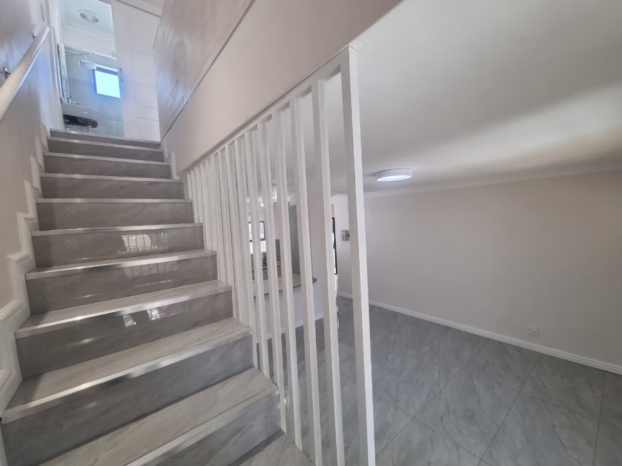 To Let 3 Bedroom Property for Rent in Rondebosch East Western Cape